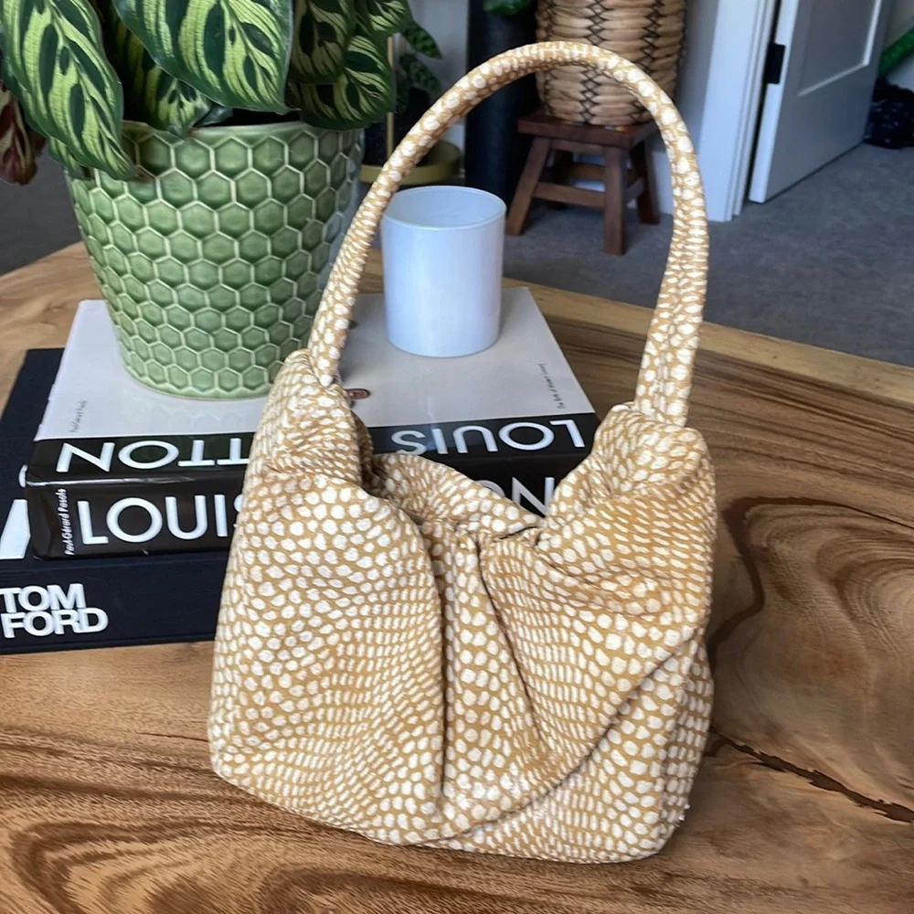 STAUD Felix bag in Fawn interior flaw - Picture 1 of 4